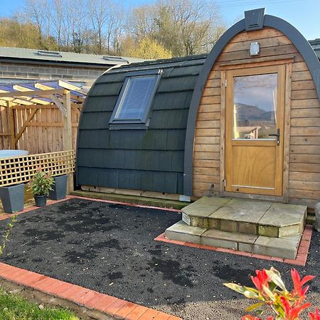 Hotel Squirrel Glamping Pod School House Farm à Leighton  Extérieur photo