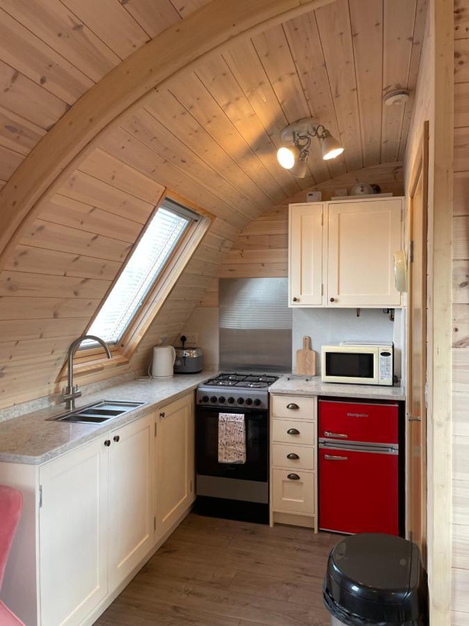 Hotel Squirrel Glamping Pod School House Farm à Leighton  Extérieur photo