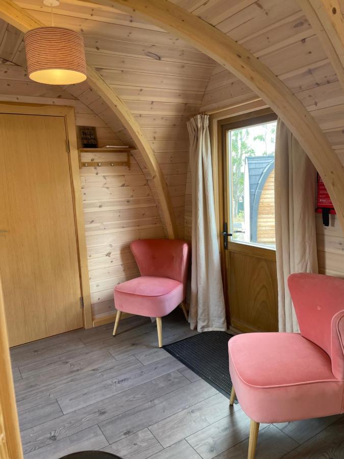 Hotel Squirrel Glamping Pod School House Farm à Leighton  Extérieur photo