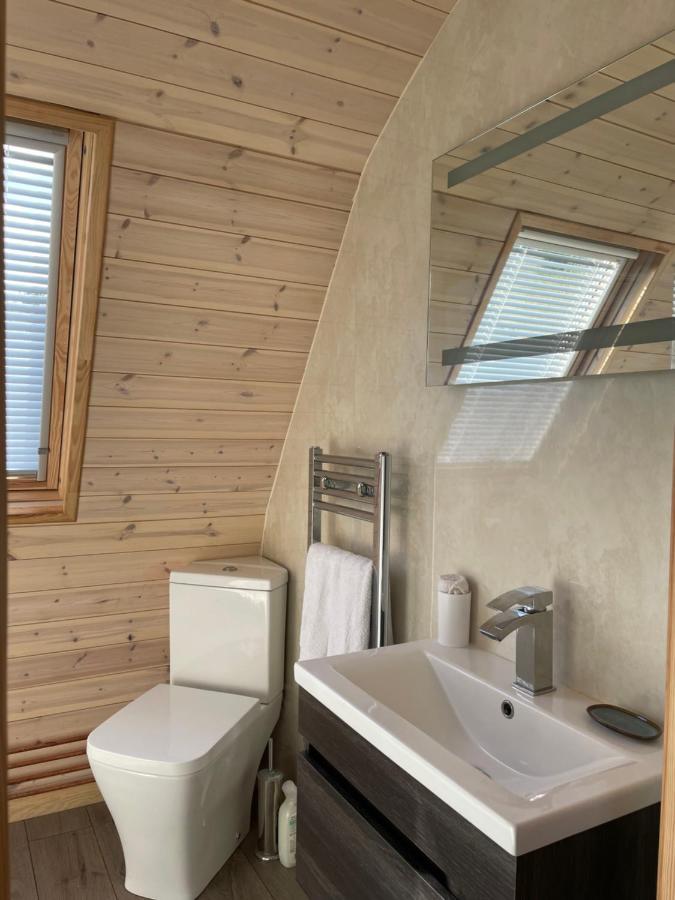 Hotel Squirrel Glamping Pod School House Farm à Leighton  Extérieur photo
